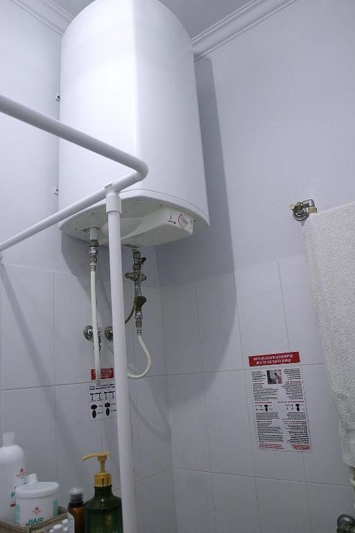 Проживание в семье CENTER, MAIDAN 1 Separate Guest Room for 1 PERSON ONLY in a Big Apartment Shared with the Lessor Киев