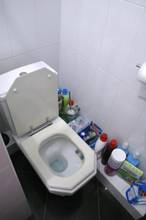 Проживание в семье CENTER, MAIDAN 1 Separate Guest Room for 1 PERSON ONLY in a Big Apartment Shared with the Lessor Киев