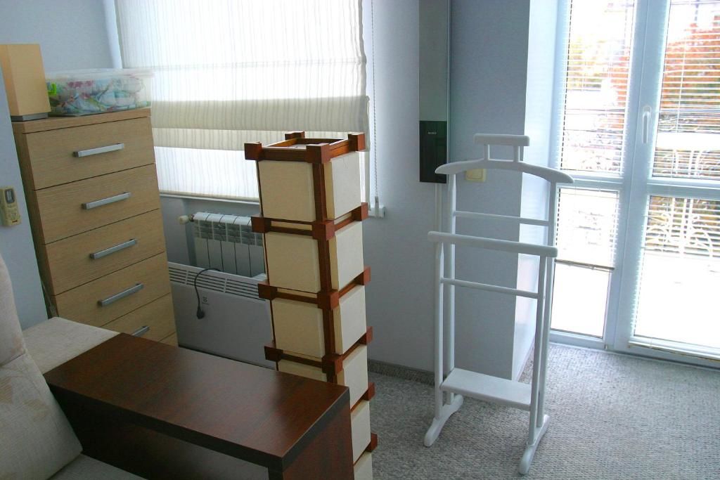 Проживание в семье CENTER, MAIDAN 1 Separate Guest Room for 1 PERSON ONLY in a Big Apartment Shared with the Lessor Киев