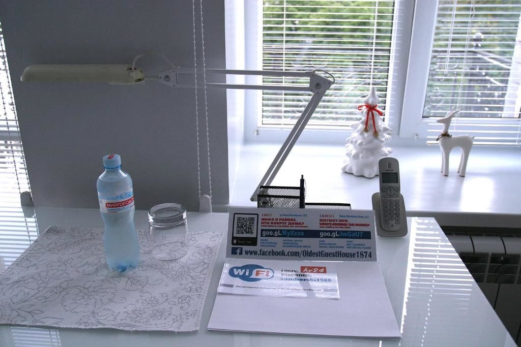 Проживание в семье CENTER, MAIDAN 1 Separate Guest Room for 1 PERSON ONLY in a Big Apartment Shared with the Lessor Киев