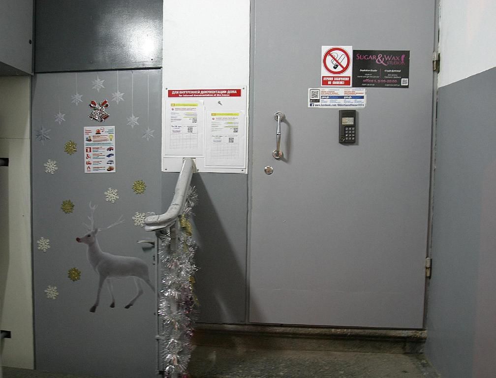 Проживание в семье CENTER, MAIDAN 1 Separate Guest Room for 1 PERSON ONLY in a Big Apartment Shared with the Lessor Киев