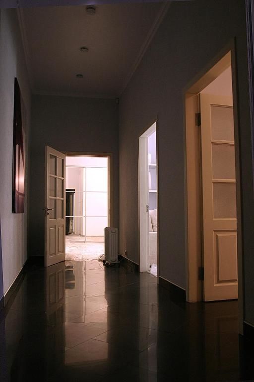 Проживание в семье CENTER, MAIDAN 1 Separate Guest Room for 1 PERSON ONLY in a Big Apartment Shared with the Lessor Киев