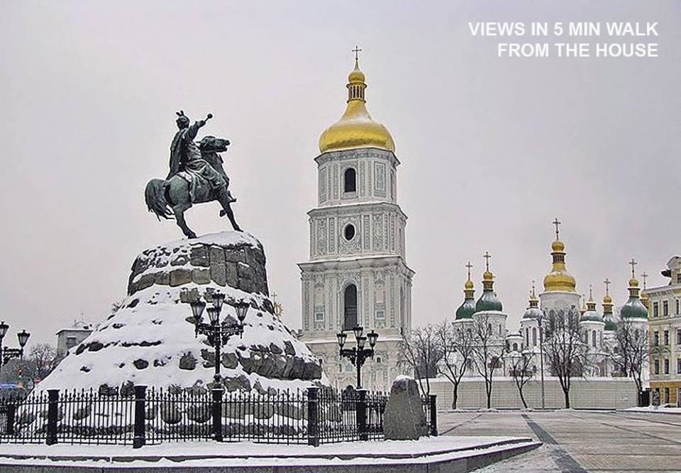 Проживание в семье CENTER, MAIDAN 1 Separate Guest Room for 1 PERSON ONLY in a Big Apartment Shared with the Lessor Киев