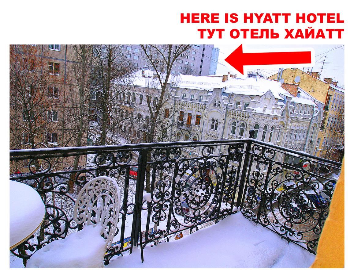 Проживание в семье CENTER, MAIDAN 1 Separate Guest Room for 1 PERSON ONLY in a Big Apartment Shared with the Lessor Киев