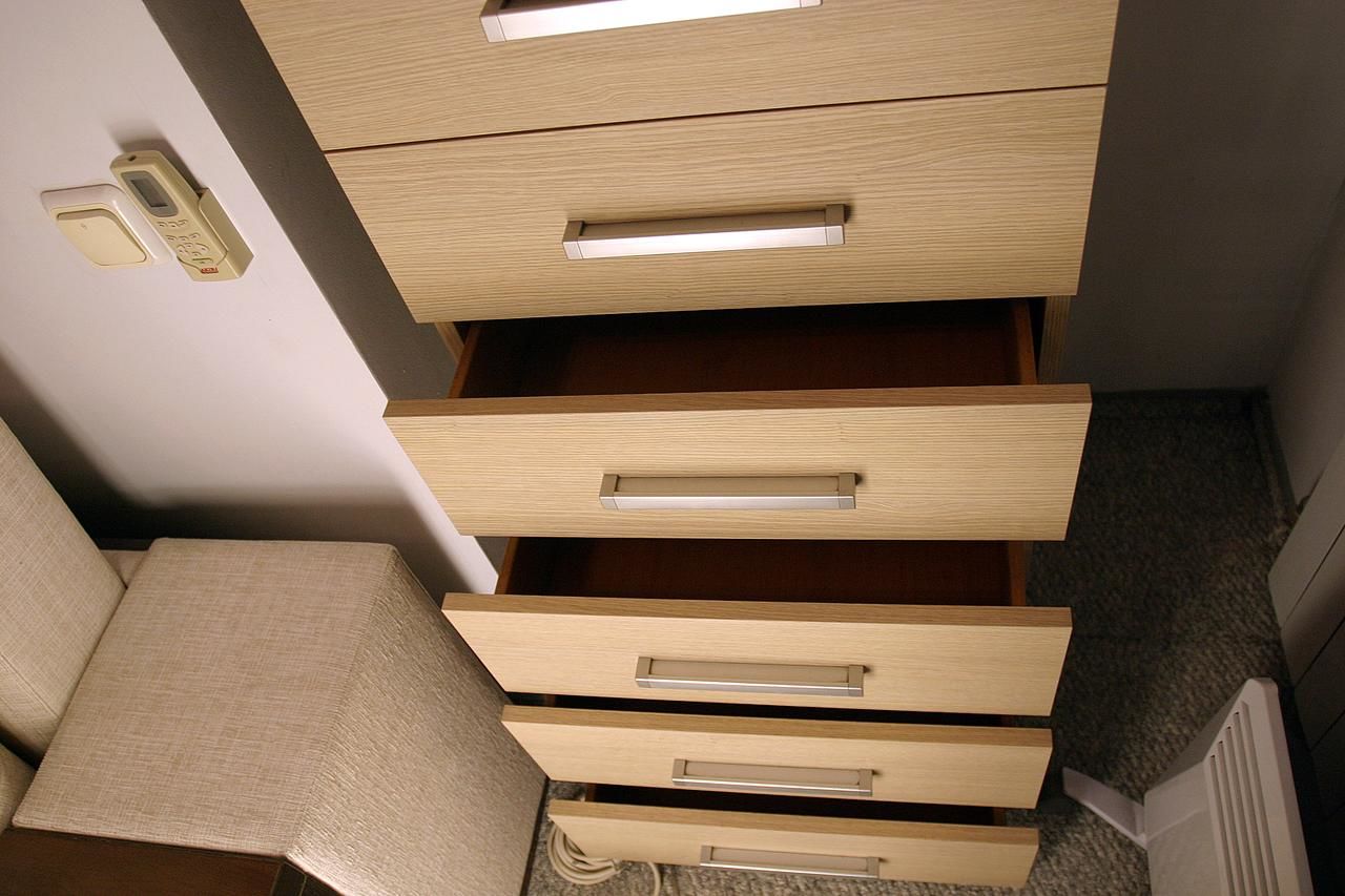 Проживание в семье CENTER, MAIDAN 1 Separate Guest Room for 1 PERSON ONLY in a Big Apartment Shared with the Lessor Киев