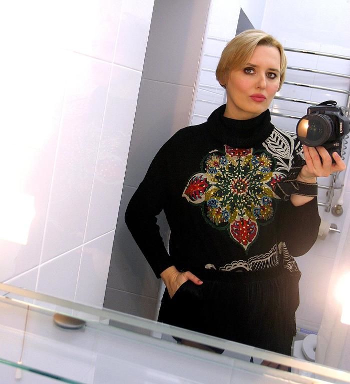 Проживание в семье CENTER, MAIDAN 1 Separate Guest Room for 1 PERSON ONLY in a Big Apartment Shared with the Lessor Киев