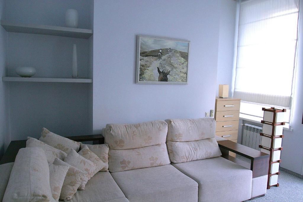 Проживание в семье CENTER, MAIDAN 1 Separate Guest Room for 1 PERSON ONLY in a Big Apartment Shared with the Lessor Киев