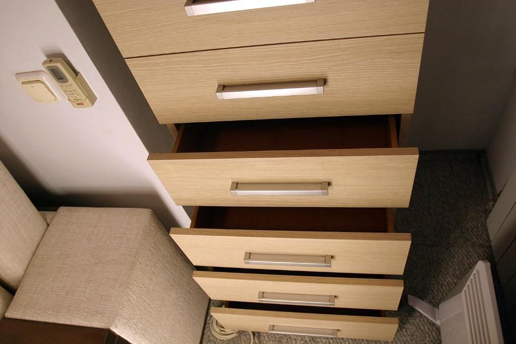 Проживание в семье CENTER, MAIDAN 1 Separate Guest Room for 1 PERSON ONLY in a Big Apartment Shared with the Lessor Киев