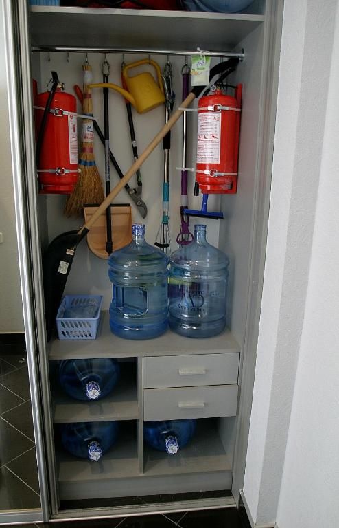 Проживание в семье CENTER, MAIDAN 1 Separate Guest Room for 1 PERSON ONLY in a Big Apartment Shared with the Lessor Киев