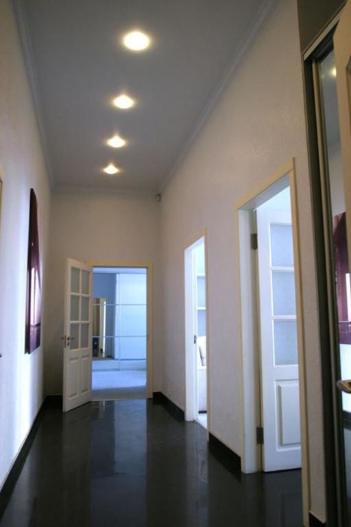 Проживание в семье CENTER, MAIDAN 1 Separate Guest Room for 1 PERSON ONLY in a Big Apartment Shared with the Lessor Киев