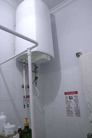 Проживание в семье CENTER, MAIDAN 1 Separate Guest Room for 1 PERSON ONLY in a Big Apartment Shared with the Lessor Киев Одноместный номер с балконом-101