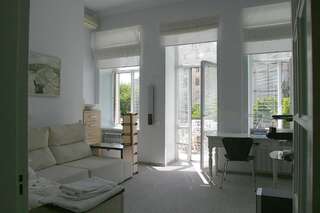 Проживание в семье CENTER, MAIDAN 1 Separate Guest Room for 1 PERSON ONLY in a Big Apartment Shared with the Lessor Киев Одноместный номер с балконом-121