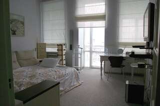 Проживание в семье CENTER, MAIDAN 1 Separate Guest Room for 1 PERSON ONLY in a Big Apartment Shared with the Lessor Киев Одноместный номер с балконом-31