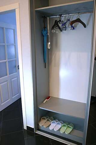 Проживание в семье CENTER, MAIDAN 1 Separate Guest Room for 1 PERSON ONLY in a Big Apartment Shared with the Lessor Киев Одноместный номер с балконом-81