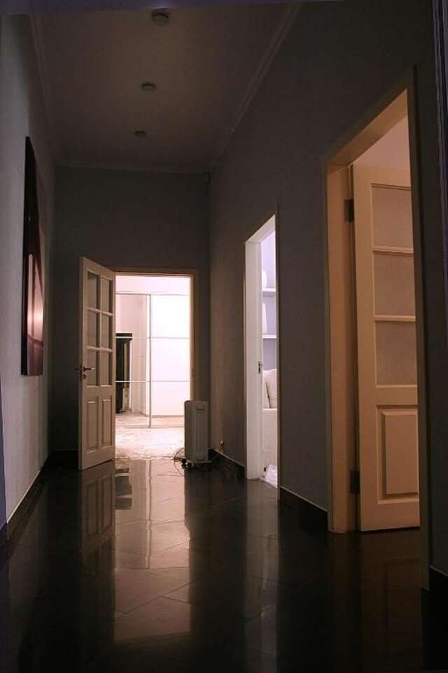 Проживание в семье CENTER, MAIDAN 1 Separate Guest Room for 1 PERSON ONLY in a Big Apartment Shared with the Lessor Киев-138