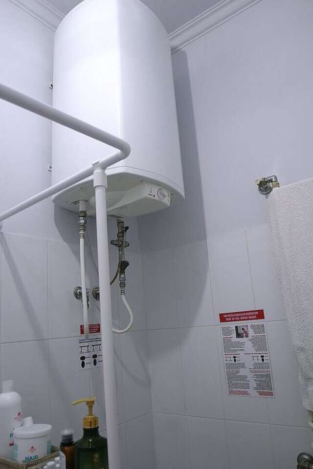 Проживание в семье CENTER, MAIDAN 1 Separate Guest Room for 1 PERSON ONLY in a Big Apartment Shared with the Lessor Киев-20