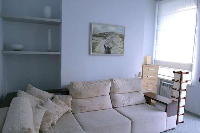 Проживание в семье CENTER, MAIDAN 1 Separate Guest Room for 1 PERSON ONLY in a Big Apartment Shared with the Lessor Киев-55