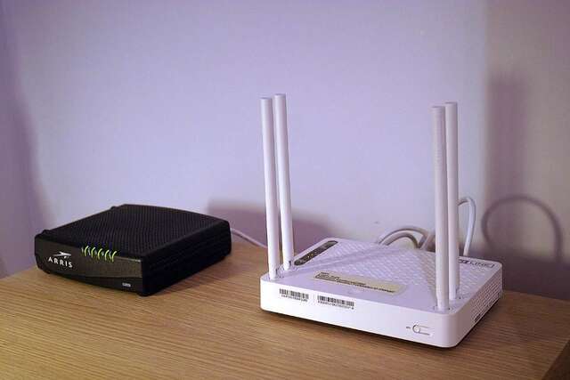 Проживание в семье CENTER, MAIDAN 1 Separate Guest Room for 1 PERSON ONLY in a Big Apartment Shared with the Lessor Киев-94